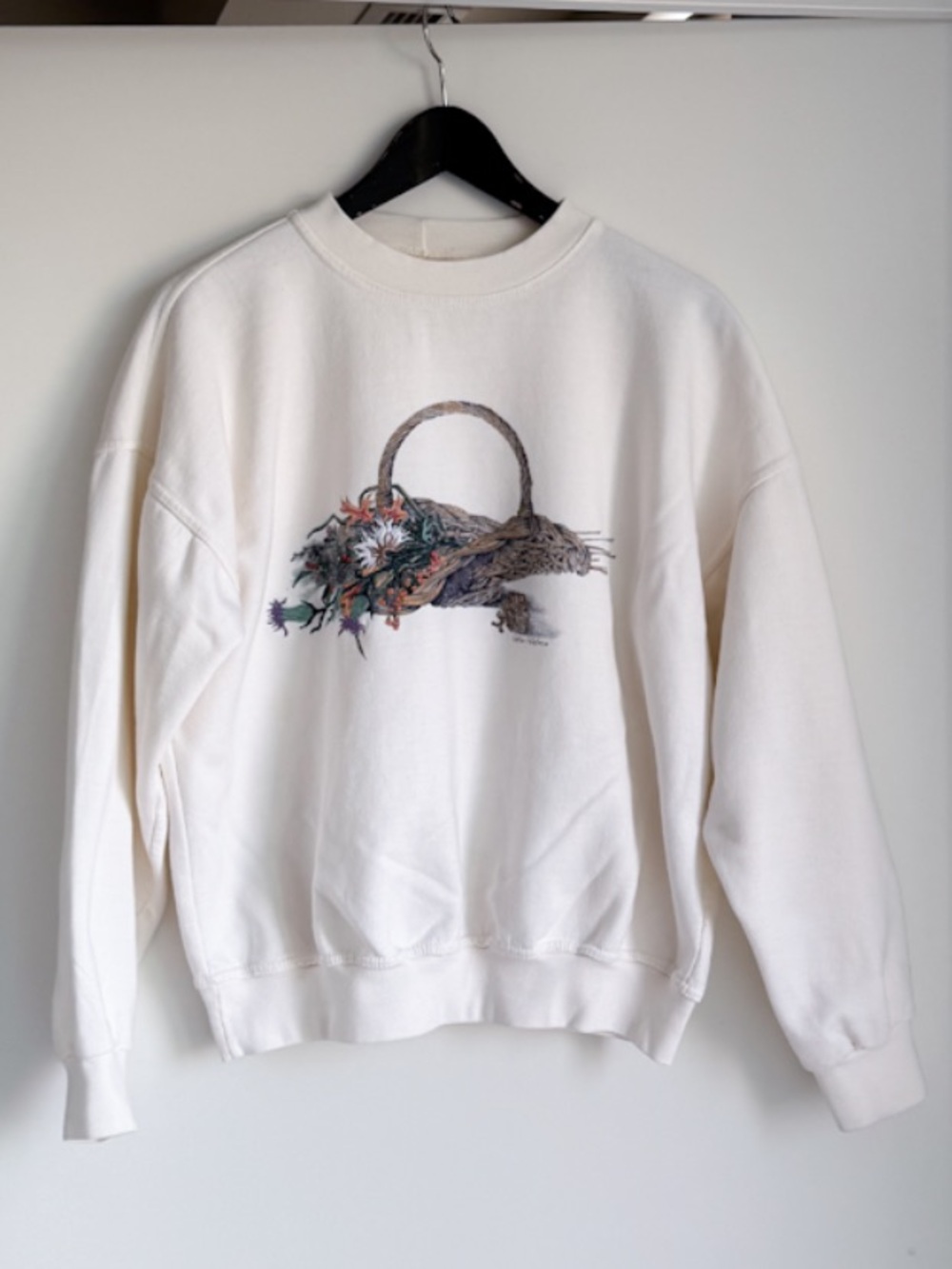 Vintage Northern Reflections Crewneck Sweatshirt Cream Embroidered Floral Basket